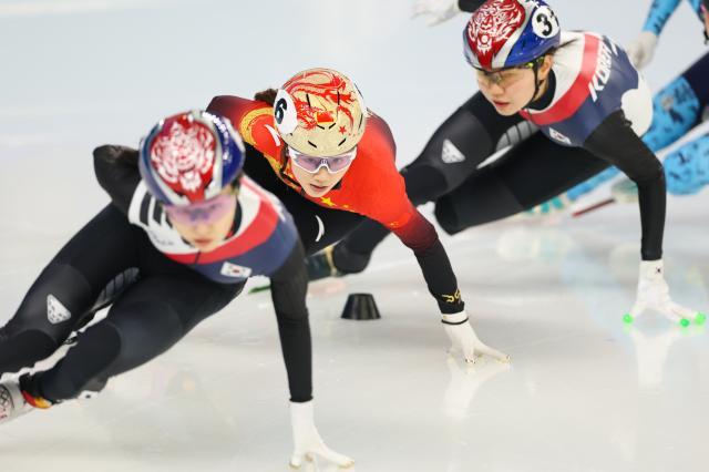 1739685957870059118.jpg (亚冬会)短道速滑——女子1000米半决赛赛况XxjpseC008579_20250209_PEPFN0A001.jpg